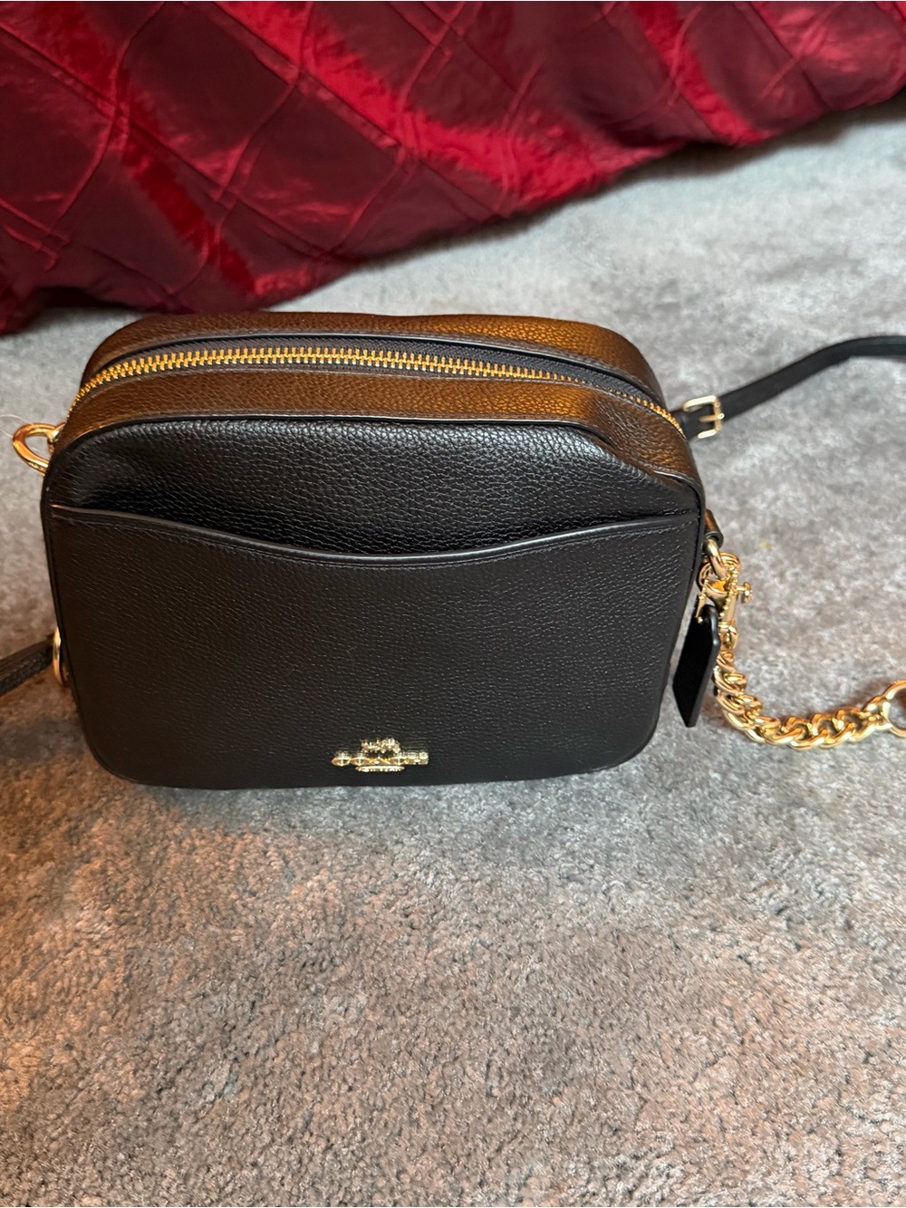 NWT Coach Camera Bag Black Pebbled Leather Crossbody with Gold Chain - Picture 2 of 10